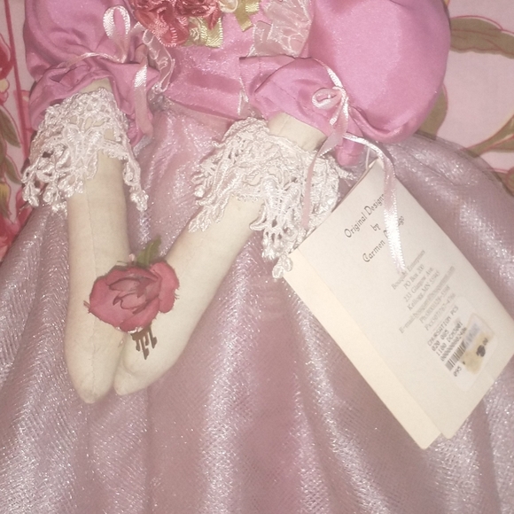 ENCHANTING CARMEN MANAGO BALLERINA DOLL - Picture 5 of 16